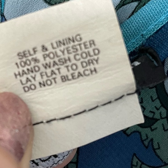 Handkerchief style skirt - Picture 4 of 5